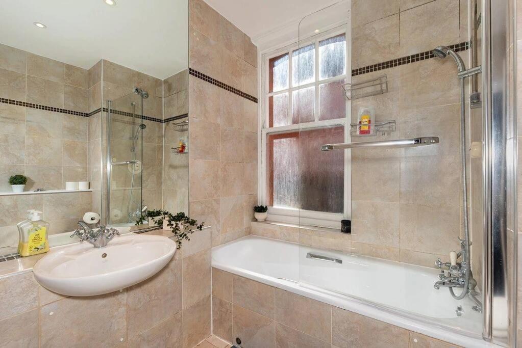 Discover London Central 2 Bedroom In Kensington Zewnętrze zdjęcie